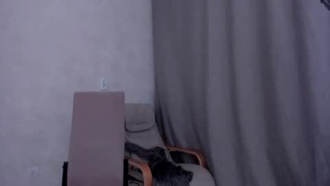 Snapshot of why_again_me chatting on 02/14/25, 01:51 Veronica online show from 02/14/25, 01:51