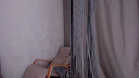 Snapshot of why_again_me chatting on 03/02/25, 07:34 Veronica online show from 03/02/25, 07:34