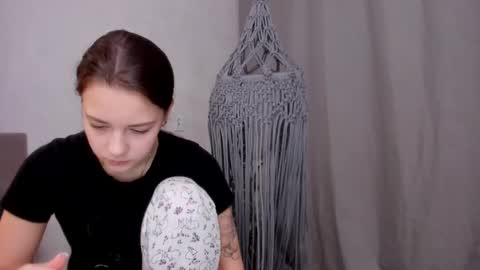 Snapshot of why_again_me chatting on 03/05/25, 06:23 Veronica online show from 03/05/25, 06:23