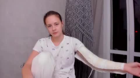 Snapshot of why_again_me chatting on 03/11/25, 07:36 Veronica online show from 03/11/25, 07:36