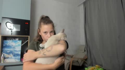 Snapshot of why_again_me chatting on 09/10/25, 06:30 Veronica online show from 09/10/25, 06:30