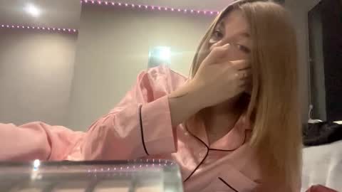 Kira online show from 10/29/25, 03:36