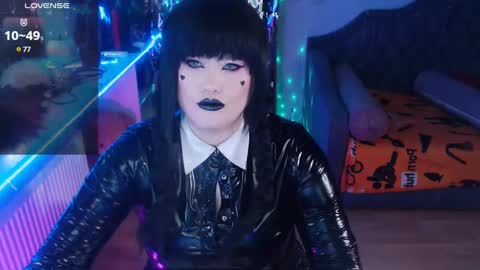 Snapshot of wickedxqueen chatting on 01/23/25, 04:52 Laura  online show from 01/23/25, 04:52