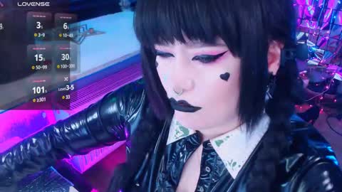 Snapshot of wickedxqueen chatting on 02/03/25, 11:05 Laura  online show from 02/03/25, 11:05