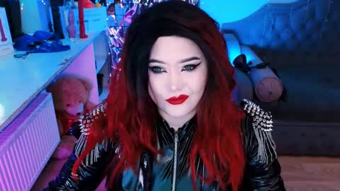 Snapshot of wickedxqueen chatting on 02/17/25, 04:31 Laura  online show from 02/17/25, 04:31