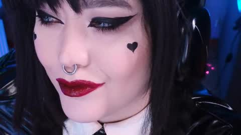 Snapshot of wickedxqueen chatting on 02/28/25, 05:48 Laura  online show from 02/28/25, 05:48