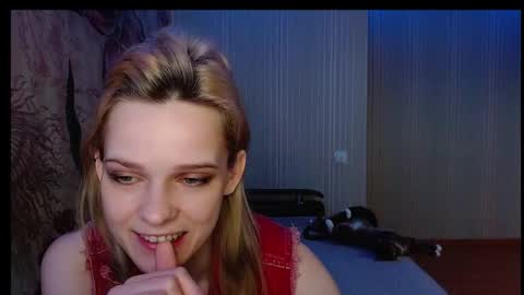 Victoria online show from 09/26/25, 08:02