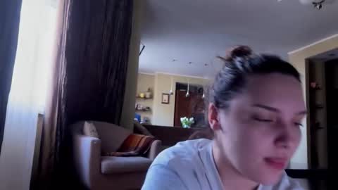 Snapshot of wievin chatting on 11/05/25, 08:03 VI online show from 11/05/25, 08:03