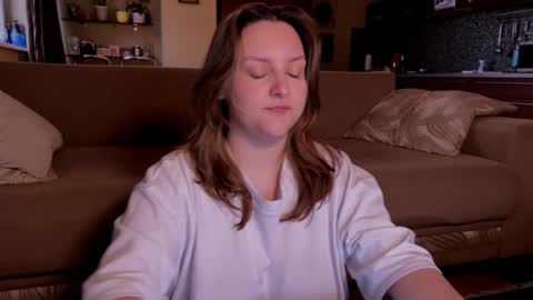 Snapshot of wievin chatting on 12/01/25, 12:10 VI online show from 12/01/25, 12:10