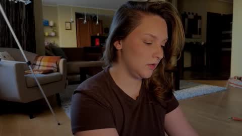 Snapshot of wievin chatting on 12/15/25, 08:29 VI online show from 12/15/25, 08:29