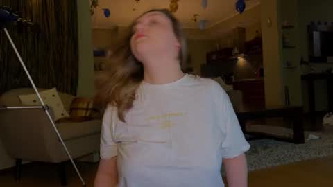 Snapshot of wievin chatting on 01/12/26, 02:22 VI online show from 01/12/26, 02:22