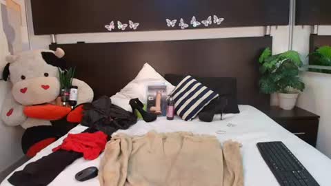 Snapshot of wife_mature chatting on 06/27/26, 12:33 sussy online show from 06/27/26, 12:33
