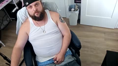 Snapshot of wifebeatershirtdude chatting on 09/09/25, 04:50 WiggaInAWifebeater online show from 09/09/25, 04:50