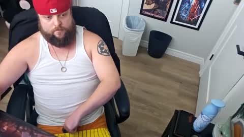 Snapshot of wifebeatershirtdude chatting on 09/10/25, 05:02 WiggaInAWifebeater online show from 09/10/25, 05:02