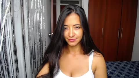 Snapshot of wifhot chatting on 05/14/26, 12:12 Ilauren online show from 05/14/26, 12:12