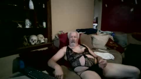 Snapshot of wild69erus1 chatting on 04/15/26, 05:09 wild69erus1 online show from 04/15/26, 05:09