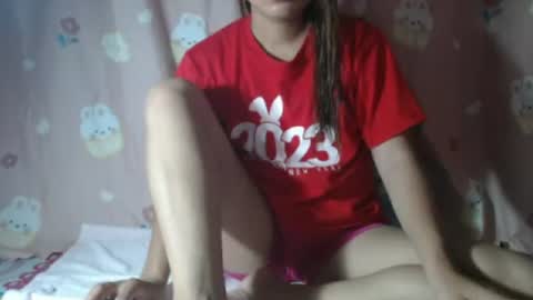 Snapshot of wild_asian_rose chatting on 06/19/26, 07:34 Lyne online show from 06/19/26, 07:34