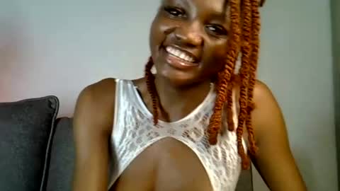 Snapshot of wild_flowerrr chatting on 07/23/26, 01:58 wifey online show from 07/23/26, 01:58