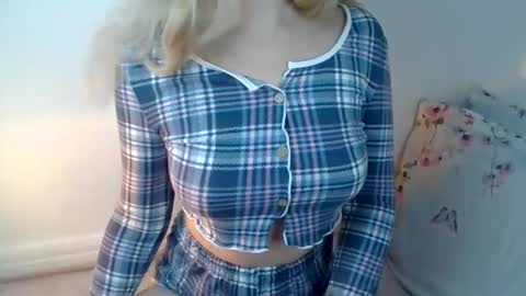 Ella online show from 02/26/25, 12:14