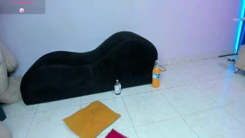 LUCIA VS 2 COCKS online show from 04/17/26, 12:13