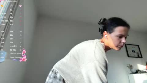 Mia online show from 02/07/26, 03:05