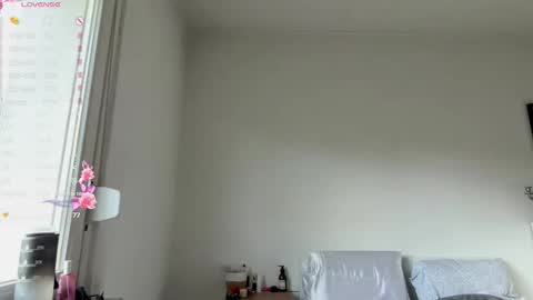 Mia online show from 03/01/26, 03:14