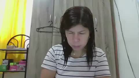 Snapshot of wildbrownchick69 chatting on 02/27/25, 07:12 WildChick online show from 02/27/25, 07:12