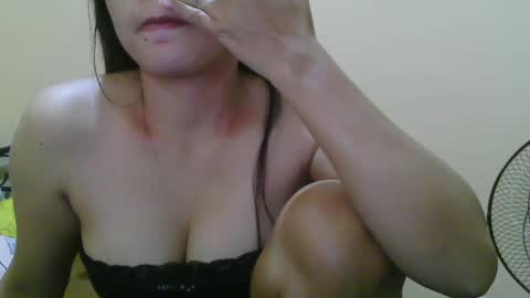 Snapshot of wildcamille chatting on 02/06/25, 12:05 camille online show from 02/06/25, 12:05