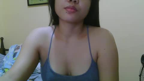 Snapshot of wildcamille chatting on 02/14/25, 10:14 camille online show from 02/14/25, 10:14