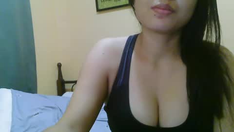 Snapshot of wildcamille chatting on 02/15/25, 11:03 camille online show from 02/15/25, 11:03
