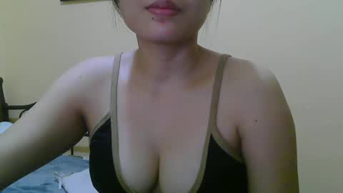 Snapshot of wildcamille chatting on 02/26/25, 01:21 camille online show from 02/26/25, 01:21