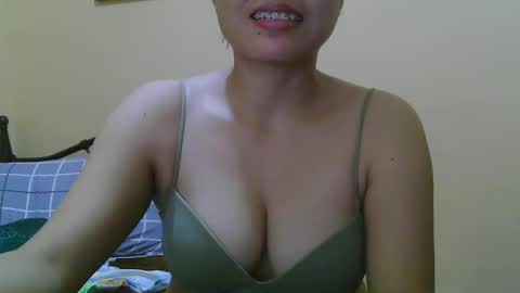 Snapshot of wildcamille chatting on 03/02/25, 02:30 camille online show from 03/02/25, 02:30