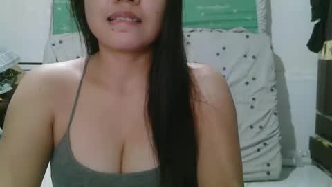 Snapshot of wildcamille chatting on 09/13/25, 12:54 camille online show from 09/13/25, 12:54