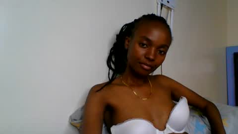 Snapshot of wildflowr chatting on 06/30/26, 07:04 wildflowr online show from 06/30/26, 07:04