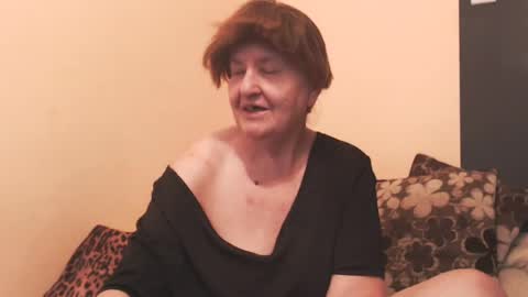 Snapshot of wildredcat chatting on 06/11/26, 06:17 WildRedCat online show from 06/11/26, 06:17