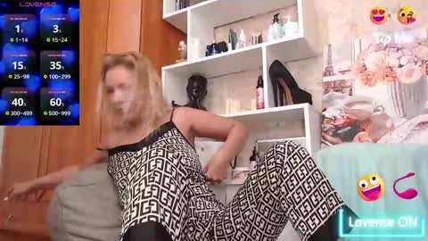 Rosa online show from 03/12/25, 12:42