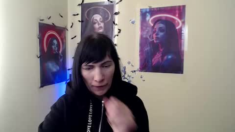 Snapshot of wildsoul8 chatting on 02/27/26, 05:51 Rosalinda online show from 02/27/26, 05:51