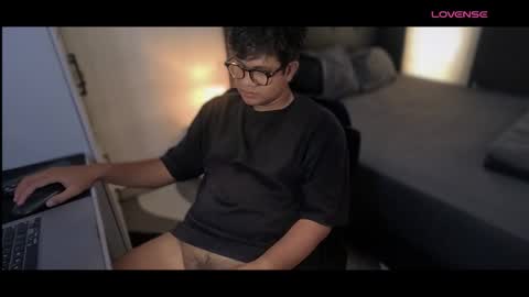 Snapshot of wildynight chatting on 09/14/25, 04:33 Wildy online show from 09/14/25, 04:33