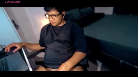 Snapshot of wildynight chatting on 10/13/25, 02:28 Wildy online show from 10/13/25, 02:28