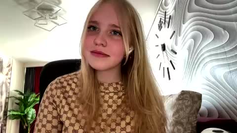 Anny online show from 05/21/26, 01:18
