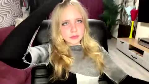 Snapshot of wilhelminafraker chatting on 06/19/26, 11:14 Anny online show from 06/19/26, 11:14