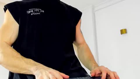 will_ferrari300 online show from 12/19/25, 06:31