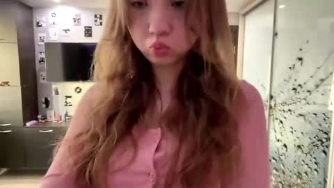 Olivia online show from 04/16/26, 03:35