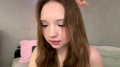 Olivia online show from 04/22/26, 03:13