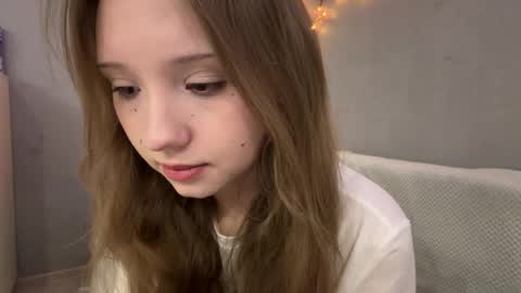 Snapshot of willenasow chatting on 04/25/26, 05:21 Olivia online show from 04/25/26, 05:21