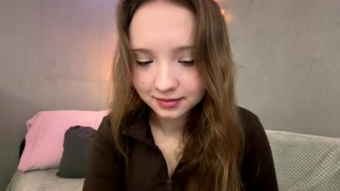 Snapshot of willenasow chatting on 05/20/26, 03:18 Olivia online show from 05/20/26, 03:18