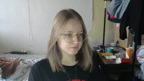 Snapshot of willenasow chatting on 07/23/26, 05:16 Olivia online show from 07/23/26, 05:16