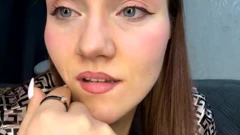 Adele online show from 02/04/26, 05:19