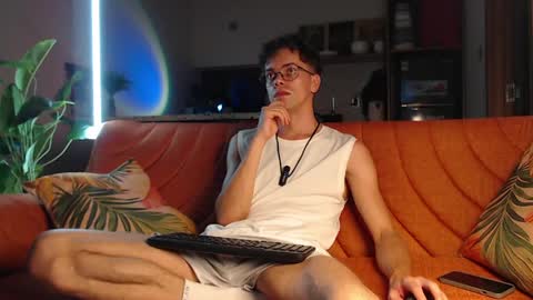 Snapshot of william_henry_a chatting on 04/26/26, 01:42 William online show from 04/26/26, 01:42