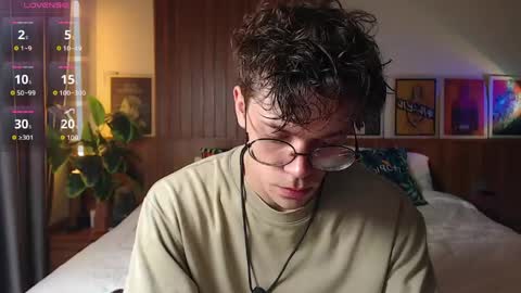 Snapshot of william_henry_a chatting on 06/05/26, 10:32 William online show from 06/05/26, 10:32
